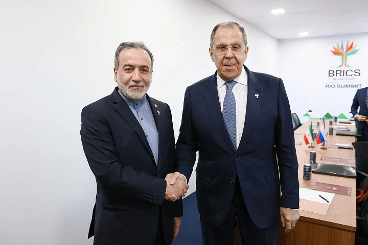 MINISTRI I JASHTËM RUS SERGEI LAVROV ZHVILLOI BISEDË TELEFONIKE ME HOMOLOGUN E TIJ IRANIAN ABBAS ARAGÇI (ARAGHCHI).