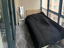 KRIZA E STREHIMIT NË AUSTRALI: BALLKON ME QIRA 1000 $ NË MUAJ: | U PËRSHKRUA NË FACEBOOK MARKETPLACE SI NJË DHOMË ME DIELL.