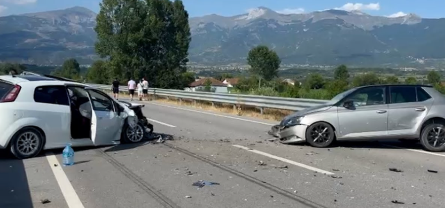 AKSIDENT AUTOMOBILISTIK TEK URA E GJORICËS NË DIBËR | DY TË PLAGOSUR.