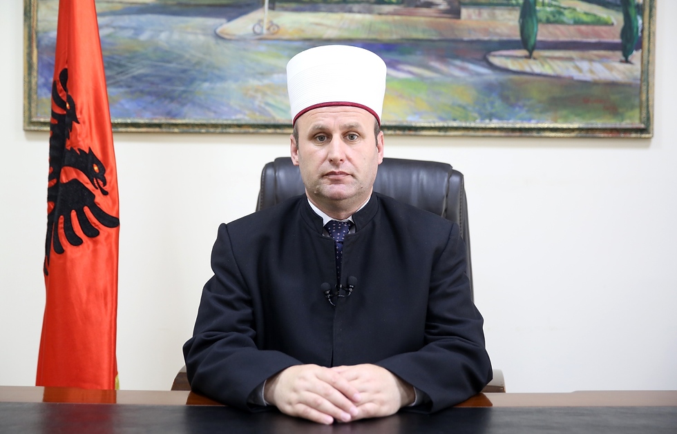 FJALA E KRYETARIT TË KMSH BUJAR SPAHIU PËR TË GJITHË BESIMTARËT: ZOTI I MADHËRISHËM DHËNTË BEGATI E MIRËSI PËR KOMBIN TONË.