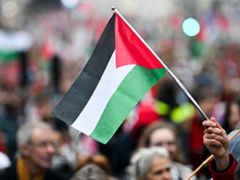 ORGANIZATA TERRORISTE HAMAS PO SHQYRTON MUNDËSINË E SHNDËRRIMIT NË PARTI POLITIKE DUKE PRETENDUAR ÇARMATIM VETËM ME MARRËVESHJE KOMBËTARE DHE PA IMPONIME TË JASHTME.