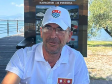 KËSHILLI I MINISTRAVE I REPUBLIKËS SË SHQIPËRISË SHPALLI “DËSHMOR TË ATDHEUT” ARBEN ANAMALIN (USHTRONTE FUNKSIONIN E KAPITENIT TË ANIJES TURISTIKE NË SHKODËR).