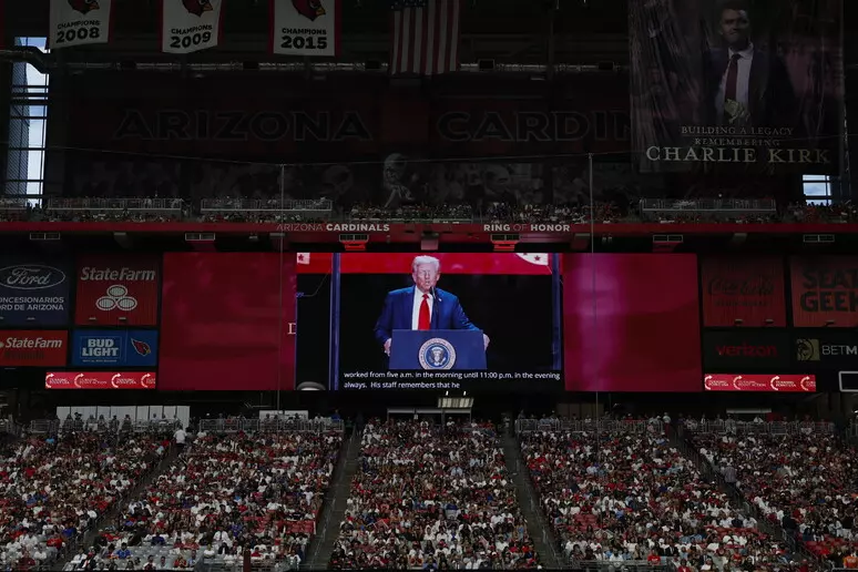 PRESIDENTI DANLLD TRAMP (DONALD TRUMP): ÇARLI NUK I URRENTE KUNDËRSHTARËT E TIJ; UNË TË MITE I URREJ DHE NUK U UROJ MË TË MIRËN; PIKËRISHT KËTU NUK ISHA DAKORD ME KËRKUN (KIRK).