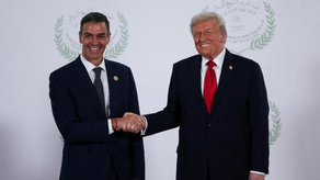 PRESIDENTI DANLLD TRAMP (DONALD TRUMP) KËRCËNOI TË BLLOKOJË GJITHË TREGTINË ME MBRETËRINË E S SPANJËS.