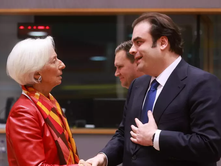 MINISTRI GREK I EKONOMISË QIRJAKOS PIERRAKAQIS (KYRIAKOS PIERRAKAKIS) U ZGJODH PRESIDENT I EUROGRUPIT | MANDATI I ZGJAT DY VJET E GJYSMË.