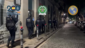 MBRETËRIA E SPANJËS | POLICIA ZBULOI DHE SHPARTALLOI CELULËN E PARË TË ORGANIZATËS KRIMINALE TRANSNACIONALE VENEZUELIANE “TREN DE ARAGUA”.