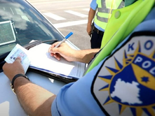 RRUGA “TIRANA”; GJAKOVË | AVDULLAH BERISHA U PËRFSHI NË AKSIDENT AUTOMOBILISTIK ME NJË AUTOMJET POLICOR.
