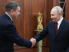 PUTINI PO HA MBËSHTETËSIT E TIJ | KËSHTU BIEN DIKTATORËT.