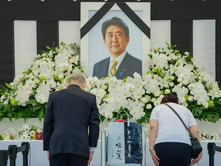 JAPONI | TETSUIA JAMAGAMI (TETSUYA YAMAGAMI) U DËNUA ME BURG TË PËRJETSHËM; DORAS NË VRASJEN E ISH-KRYEMINISTRIT SHINZO ABE.