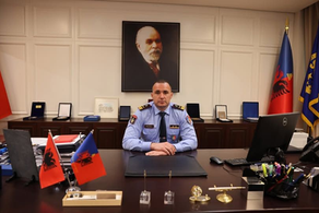 MESAZH NGA DREJTORI I PËRGJITHSHËM I POLICISË SË SHTETIT TË REPUBLIKËS SË SHQIPËRISË ILIR PRODA NË LIDHJE ME ROLIN E NJË PUNONJËSI TË POLICISË NË NJË AKSIDENT AUTOMOBILISTIK TE TUNELI I KRRABËS.