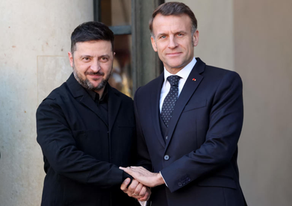 FRANCË | SAMITI I “KOALICIONIT TË TË VULLNETSHMËVE” I THIRRUR NGA PRESIDENTI EMANUEL MAKRON FILLOI NË PALLATIN ELIZE (ELYSÉE); MBI 30 KRERË SHTETESH DHE QEVERISH JANË TË PRANISHËM.