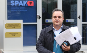 TIRANË | GJYKATA E POSAÇME KUNDËR KORRUPSIONIT DHE KRIMIT TË ORGANIZUAR KALOI PËR GJYKIM AKTET PROCEDURIALE PENALE NË NGARKIM TË MJEKUT EDVIN PRIFTI.