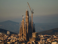 MBRETËRIA E SPANJËS | KISHA FAMILJA E SHENJTË (SAGRADA FAMILIA) U BË KISHA MË E LARTË NË BOTË.