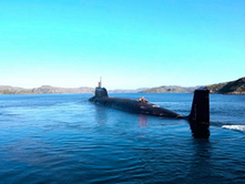 ENTI MEDIATIK “WSJ”: RUSIA DËRGOI NËNDETËSE PËR TË SHOQËRUAR CISTERNËN BOSH QË SHBA-ës U PËRPOQËN TA KAPNIN.