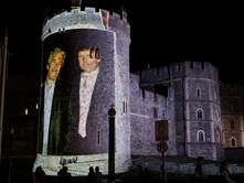 LONDËR | 4 VETA U ARRESTUAN NËN AKUZË SE PROJEKTUAN PAMJE TË PRESIDENTIT DANLLD TRAMP (DONALD TRUMP) SË BASHKU ME ABUZUESIN SEKSUAL TASHMË TË VDEKUR XHEFRI EPSTEIN (JEFFREY EPSTEIN).