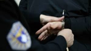 RRUGA “MUSTAFË XHIGOLLI”; FERIZAJ | AHMET XHEMAJLI U ARRESTUA; VJEDHJE BIZHUTERISH ME VLERË 10 MIJË €.