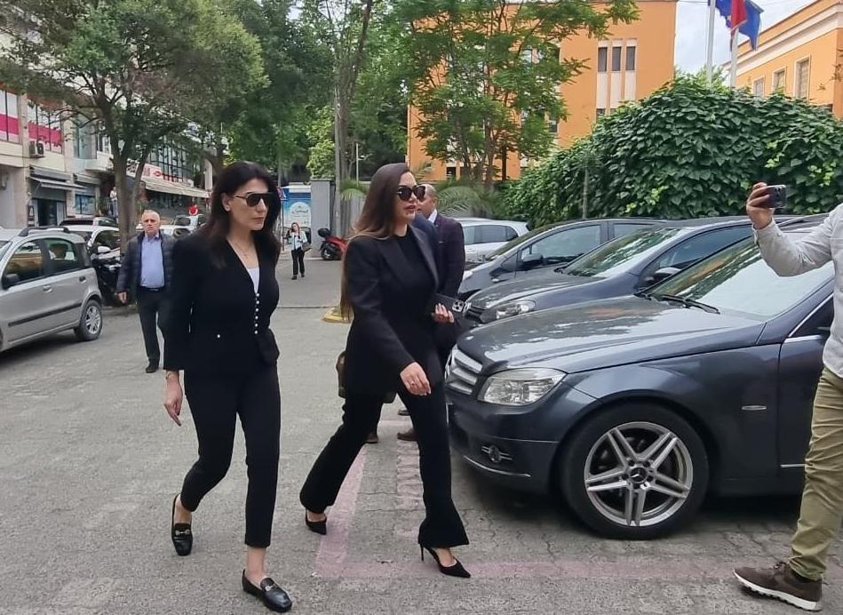 Znj. Mirlinda Karçanaj