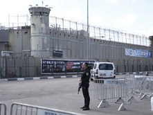 ÇFARË ËSHTË BURGU NËNTOKËSOR IZRAELIT I RAKEFETIT (LULE ÇIKLAMINËS) KU PALESTINEZËT E ARRESTUAR MBAHEN PA PARË KURRË DRITËN E DIELLIT?