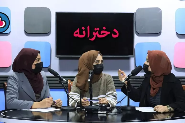 TALIBANËT MBYLLËN RADION E GRAVE AFGANE NË KABUL | RADIOJA BEGUM U AKUZUA PËR AGJITACION E PROPAGANDË SEPSE EDUKON GRATË DHE VAJZAT AFGANE TË CILAT NËN REGJIMIN TALIBAN PO PËRJETOJNË APARTEID GJINOR.