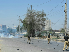 PAKISTAN | TË PAKTËN 9 TË VDEKUR NË SULM NDAJ KONSULLATËS AMERIKANE NË KARAÇI.