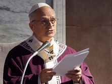 PAPA LEO XIV-të: E DREJTA NDËRKOMBËTARE DHE QYTETE TË TËRA JANË SHNDËRRUAR NË HI; TË RINJTË KËRKOJNË QË NJERËZIT TË MBLIDHEN POR JO NË MËNYRË NACIONALISTE.