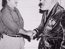 KRIJUESI I SHREKUT ME MUNDËSIN PROFESIONIST MORIS (MAURICE) TILLET I CILI ISHTE FRYMËZIMI PËR PERSONAZHIN.