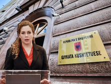 NË VOTIM DEPUTETËT SOCIALISTË I DOLËN NË MBROJTJE DEPUTETES OLTA XHAÇKA DUKE MOS E LËSHUAR MANDATIN E SAJ.