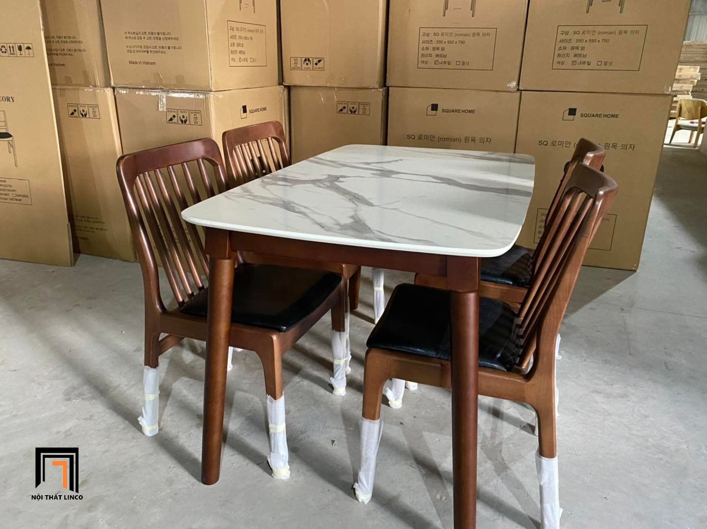 Bàn ăn 4 ghế sang trọng 41-KH4-G45-B110 màu gỗ cafe nâu