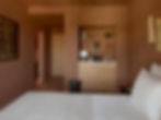 853540285.jpg