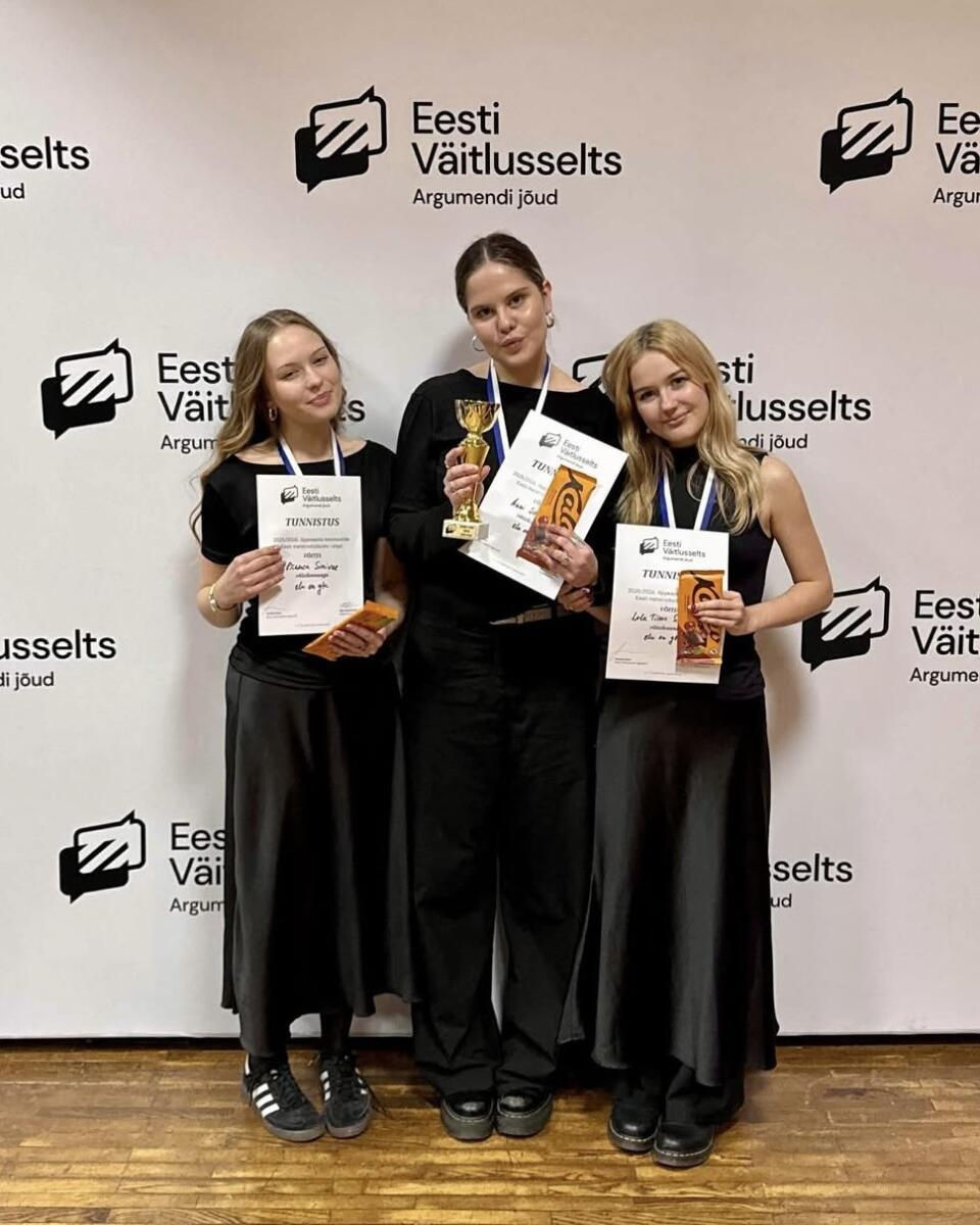 Võidukas tiim Elu On GTA koosseisus (vasakult) Bianca Sinivee, Anni Sooman ja Lola Särekanno.