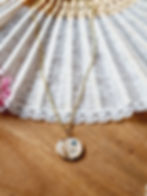 pendentif souvenir mèche de cheveux dans résine