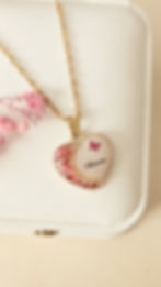 bijou souvenir avec mèche de cheveux cadeau maman