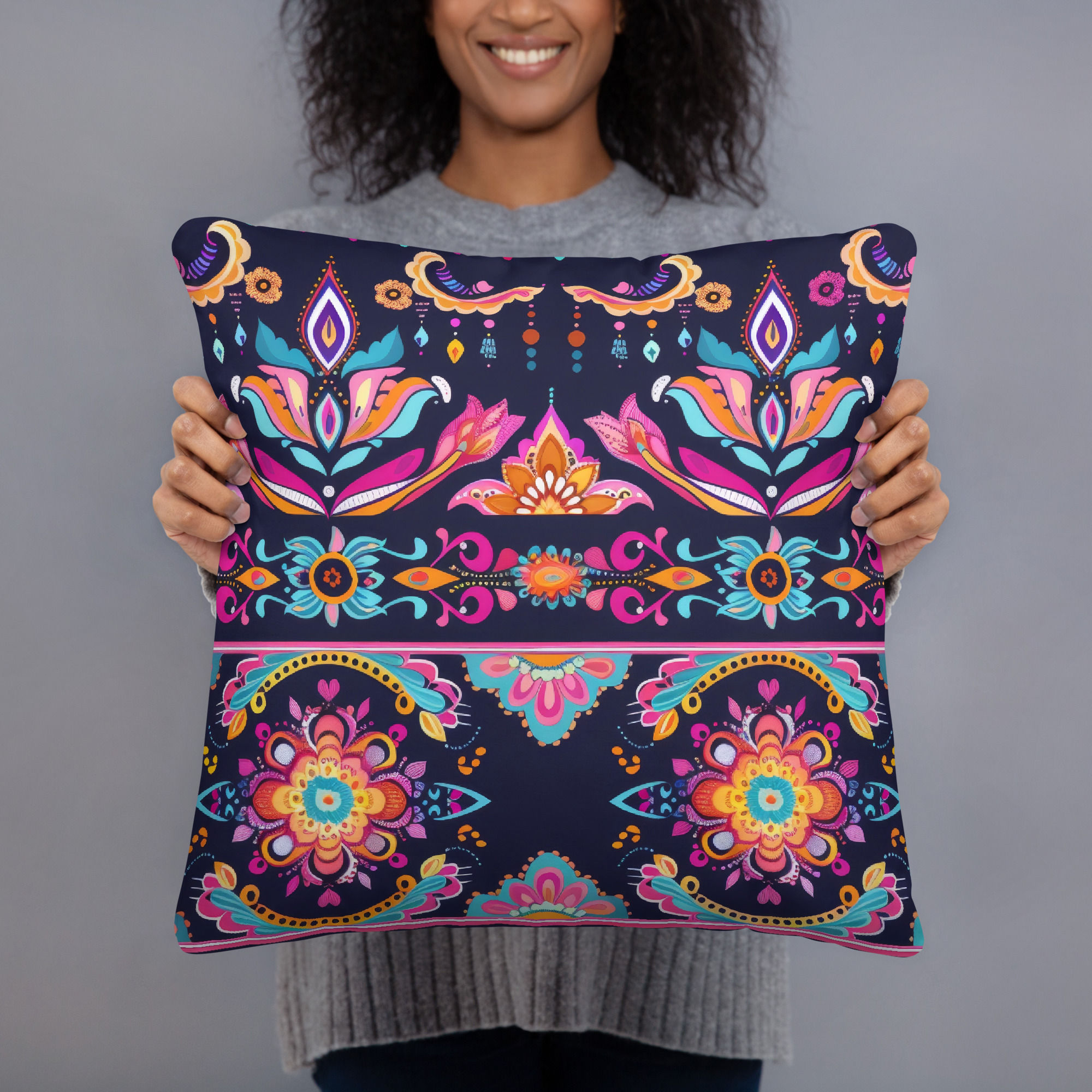Retro Pattern Cushion – Vintage-Inspired Home Accent