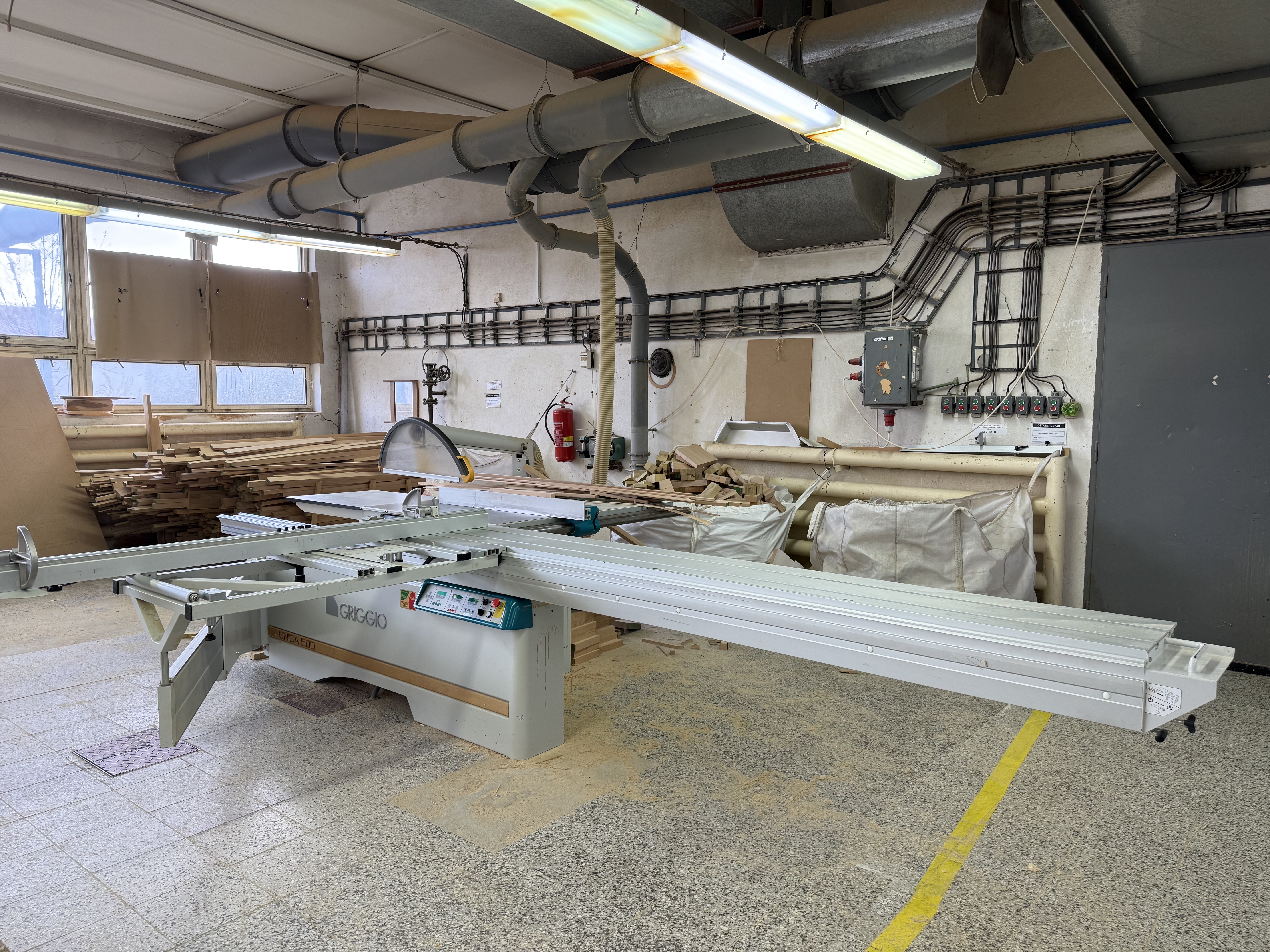 Výroba nábytku z masivní spárovky