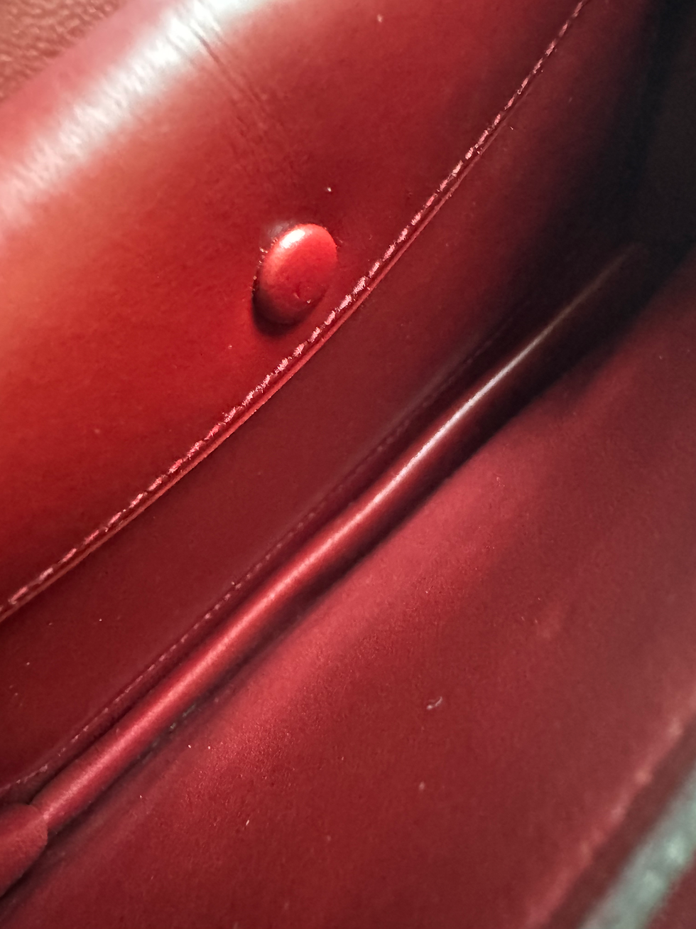 Thumbnail: Hermes Rouge H Box Vintage Flap in GHW
