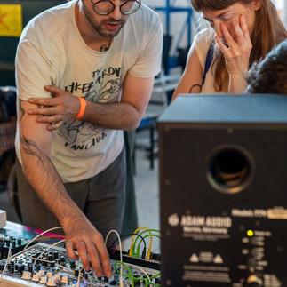 Nils von Electric Knife aus Leipzig erklärt sein Gear