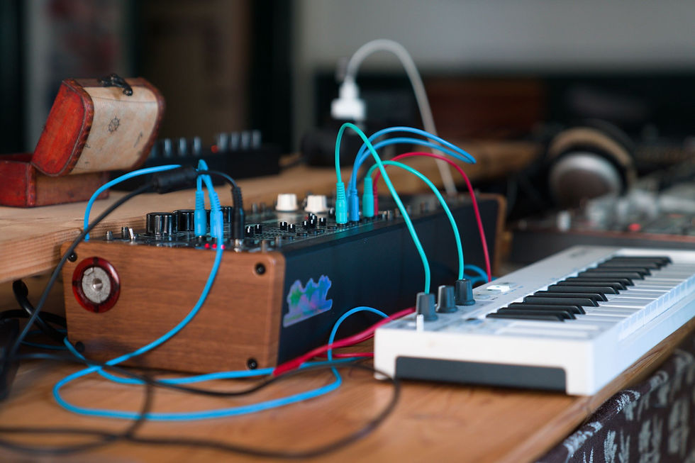 Analoger Synthesizer mit Arturia Keystep zum Workshop "Rhythmus & Synthese"