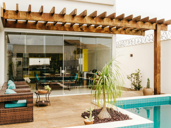 Kolik stojí dřevěná pergola a proč se nabídky tolik liší?