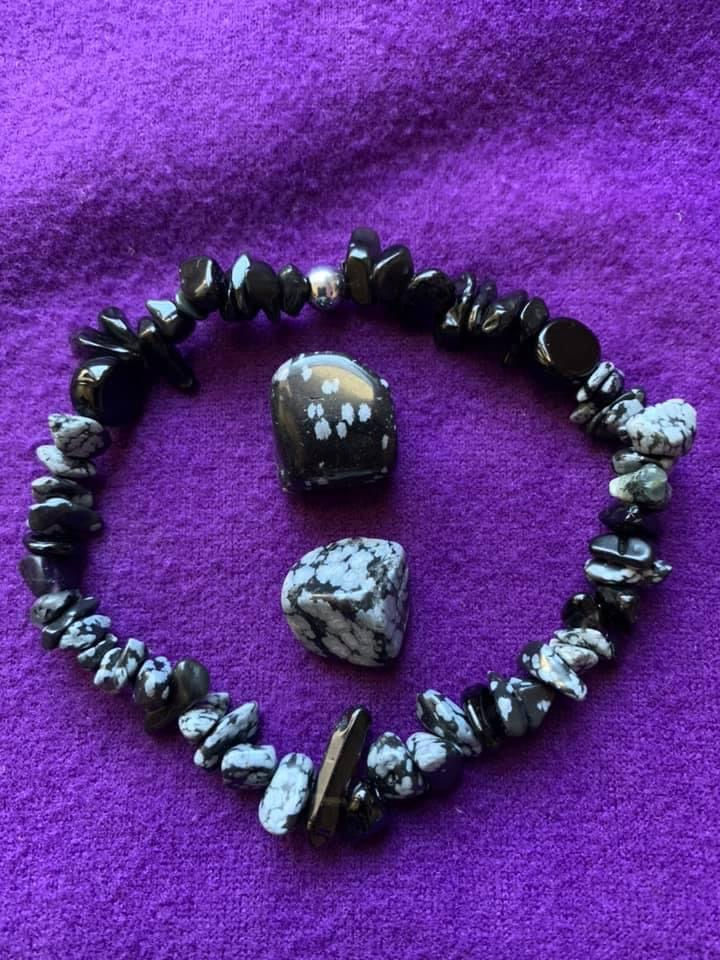Thumbnail: Intentional bracelets