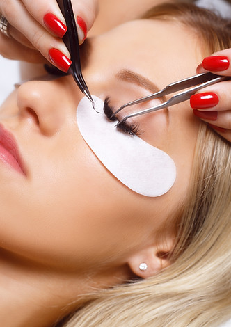 Eyelash Plucking