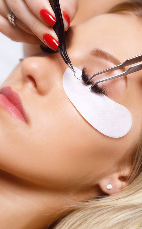 Eyelash Plucking