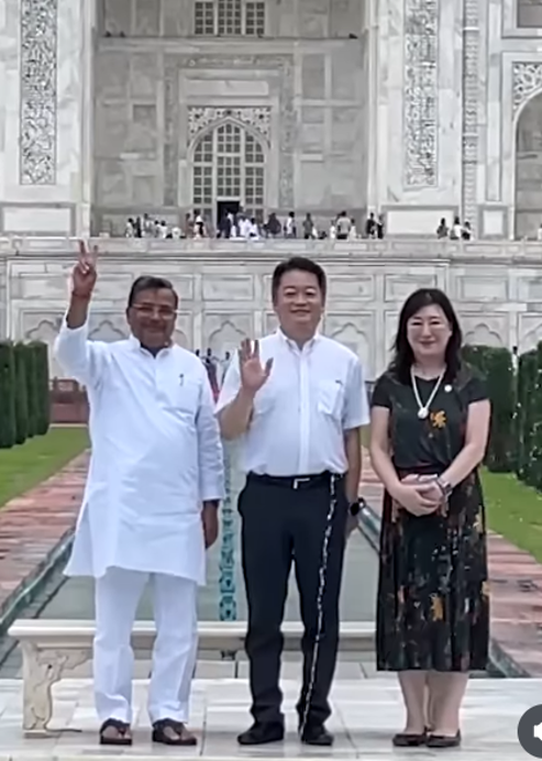 Japanese delegation visited the Taj Mahal,