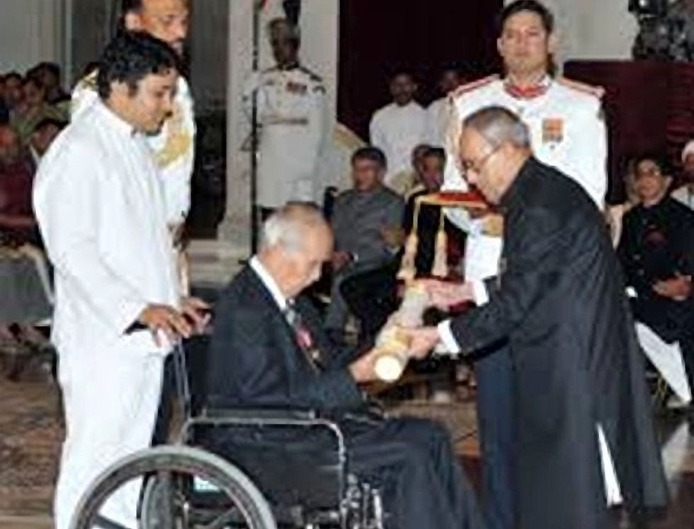 



President Pranab Mukherjee honoured Saichiro Misumi with the Padma Bhushan in 2015