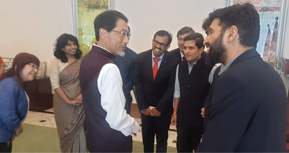 Ambassador Keiichi ONO interacting with JDS Fellows 2025 batch at the Japanese embassy, New Delhi