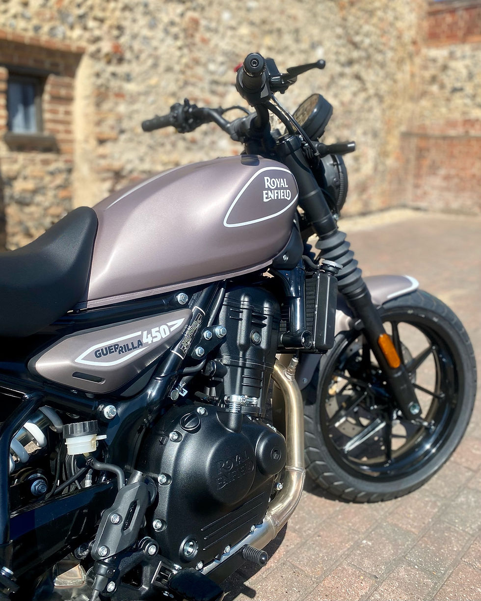 Thumbnail: Royal Enfield Guerrilla Peix Bronze (2026)
