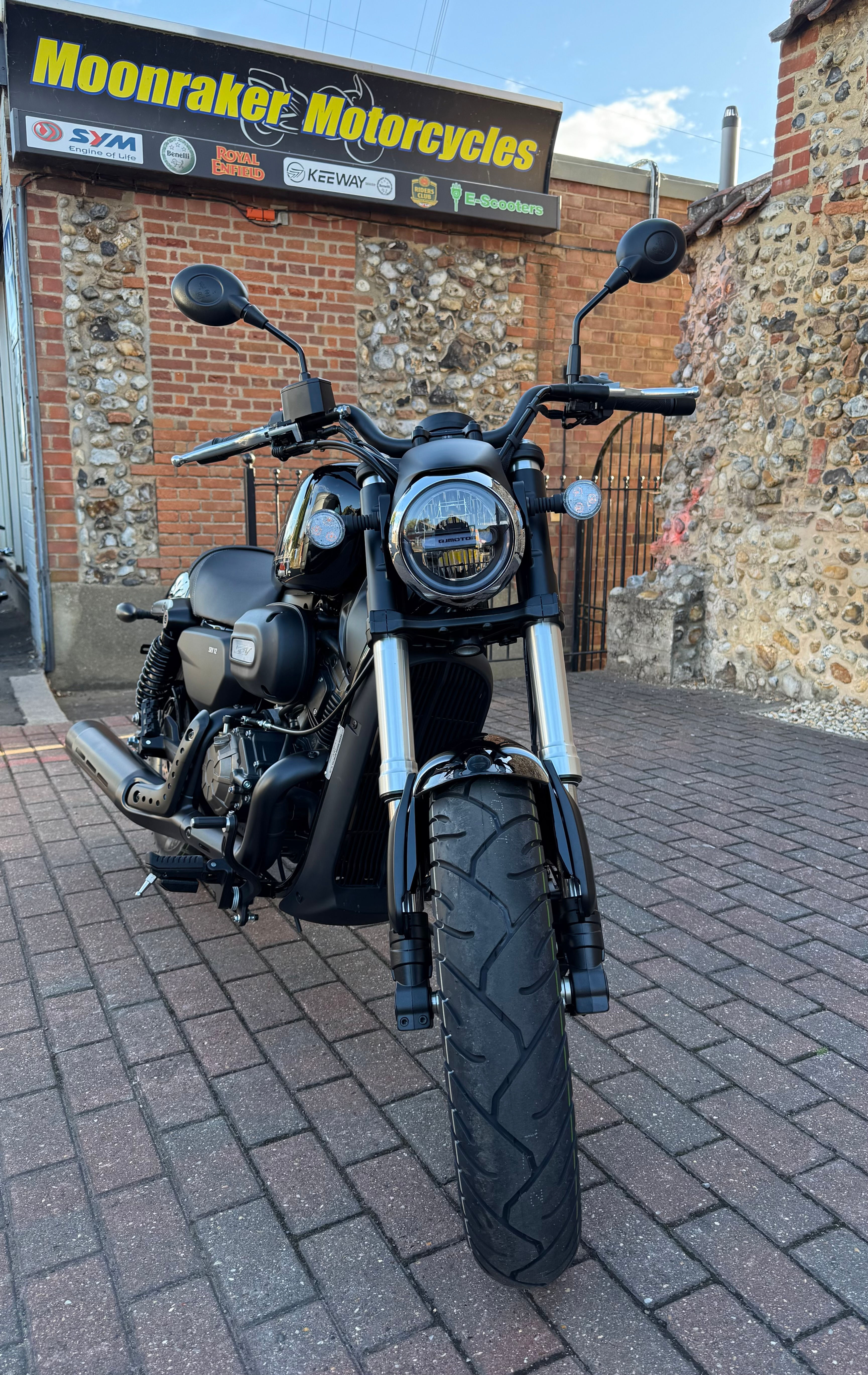 QJMotor SRV 125cc 2026 Black