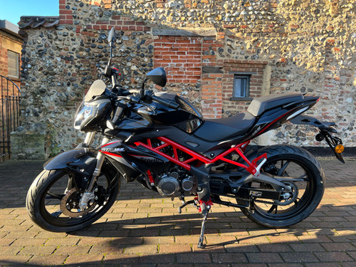 Benelli BN 125cc In Black Moonraker Motorcycle