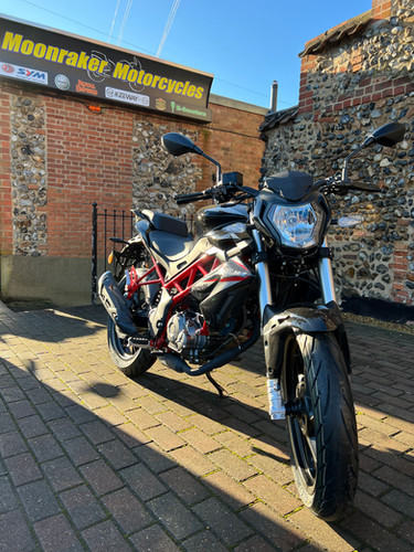 Benelli BN 125cc In Black Moonraker Motorcycle