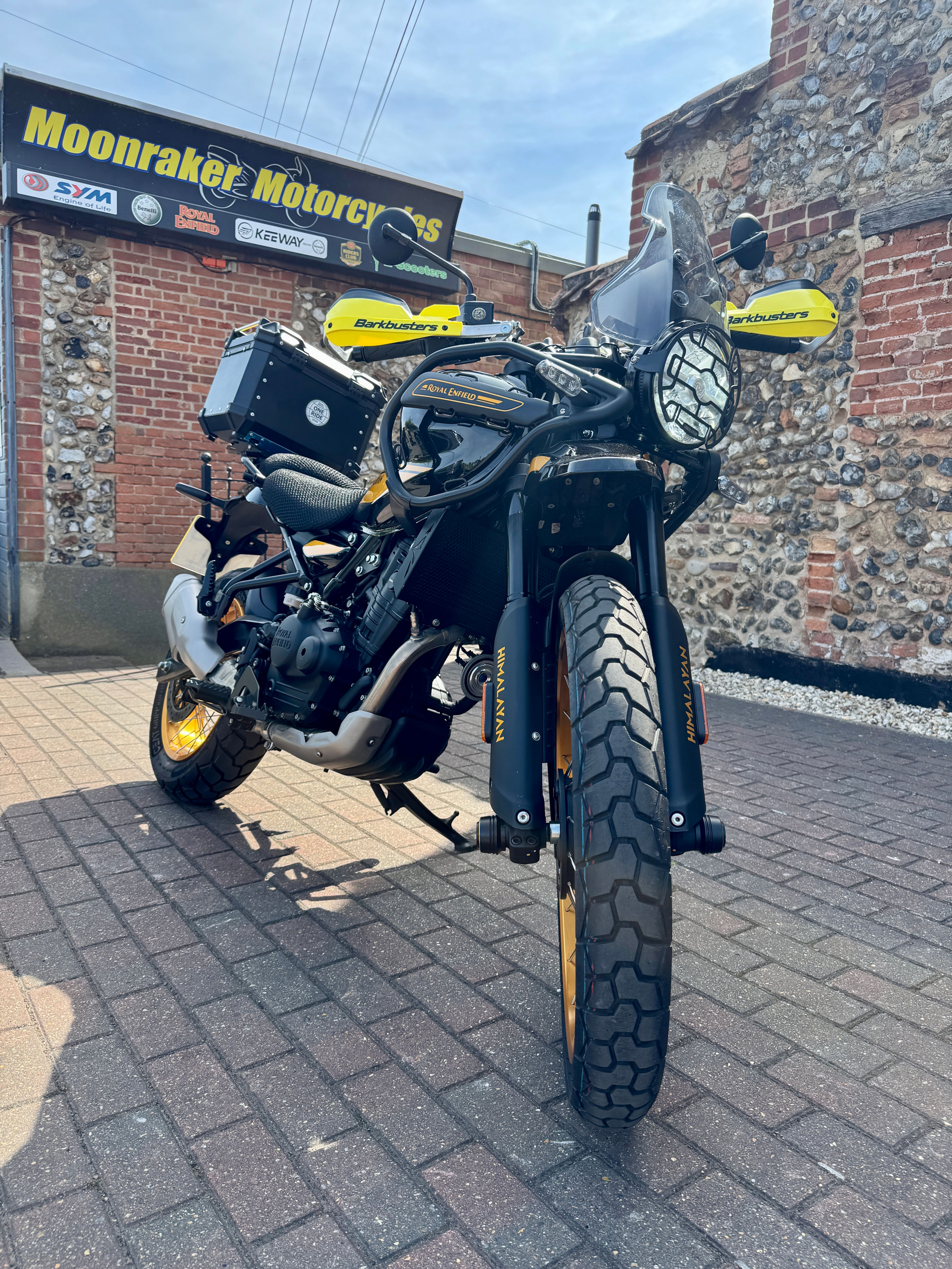 Royal Enfield Himalayan 450 – Hanle Black (2025)