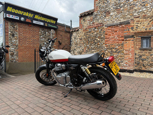 Royal Enfield Interceptor 650 (2022) Baker Express | Moonraker